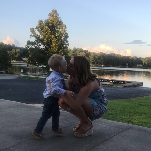 •M E E T ME• - Picture 4 of 8